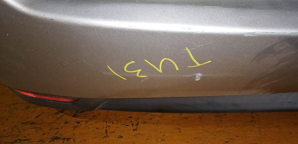 бампер Nissan Presage