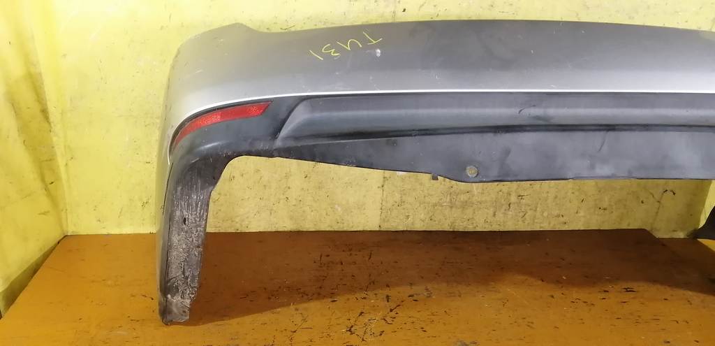 бампер Nissan Presage