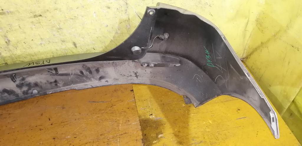 бампер Mazda Demio