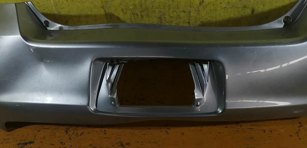 бампер Toyota Vitz