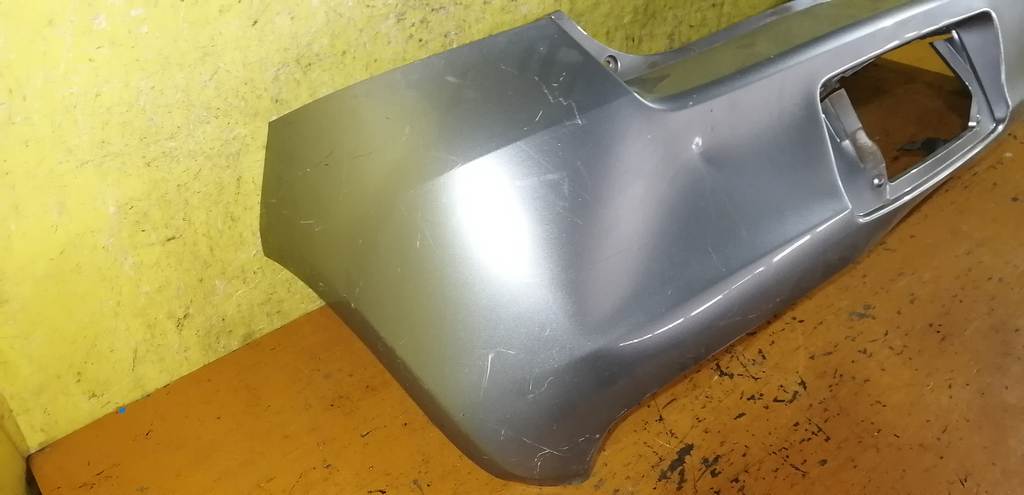 бампер Toyota Vitz