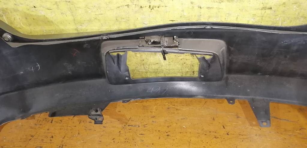 бампер Toyota Vitz