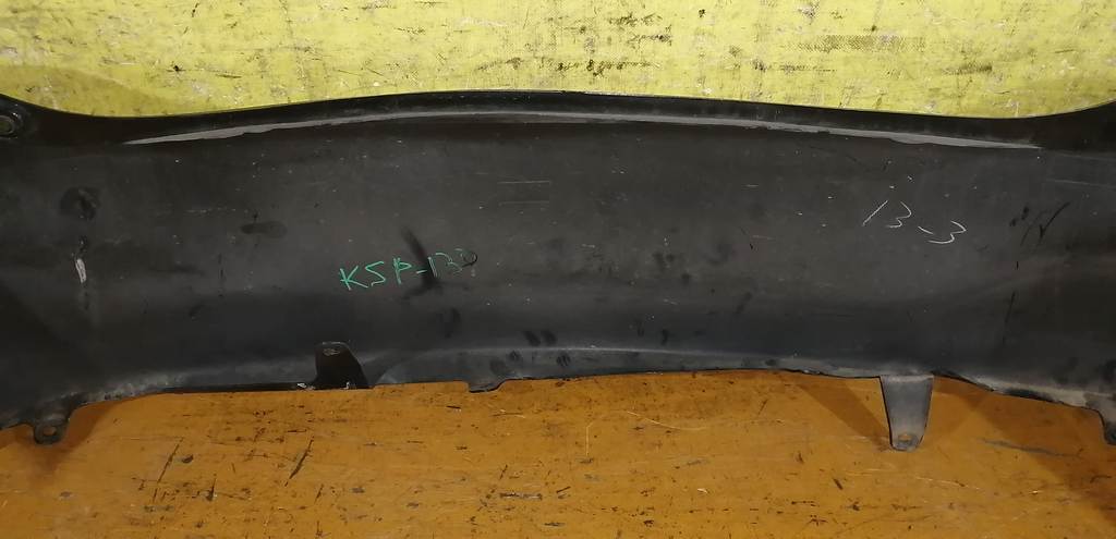 бампер Toyota Vitz