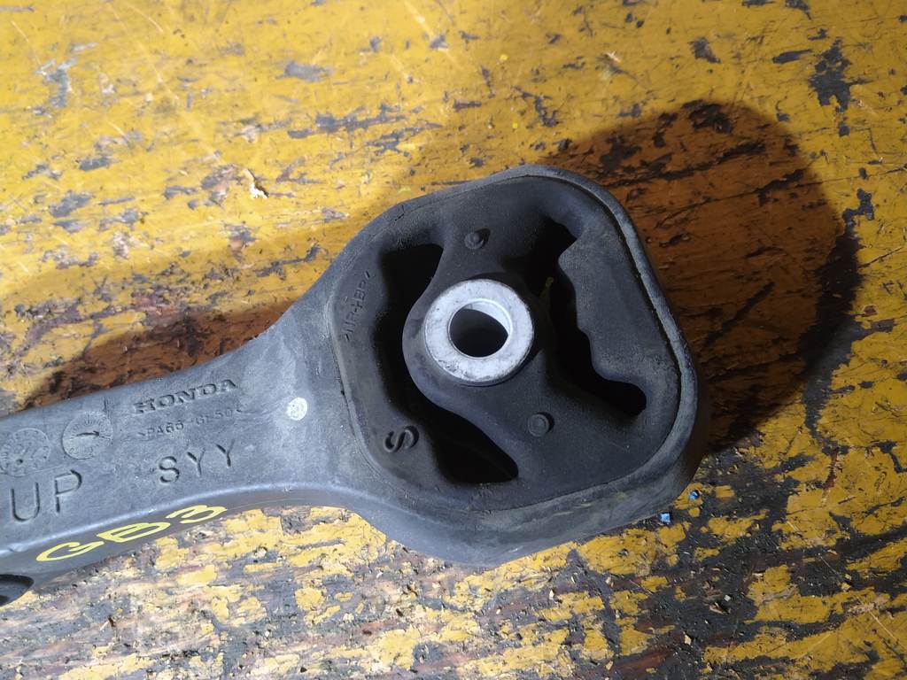 подушка двигателя Honda Freed