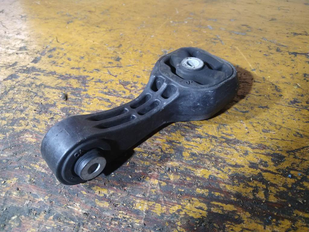 подушка двигателя Honda Freed