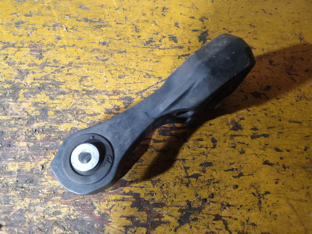 подушка двигателя Honda Fit