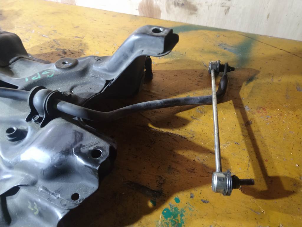 балка Honda Fit