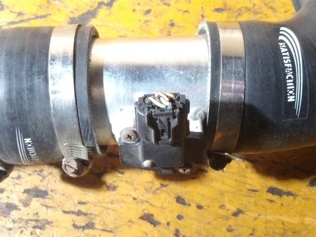 корпус воздушного фильтра Subaru Impreza