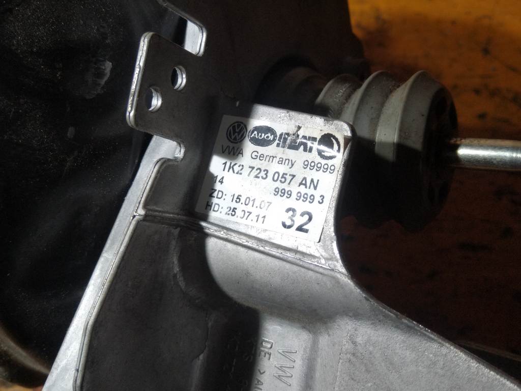 главный тормозной цилиндр Volkswagen Golf