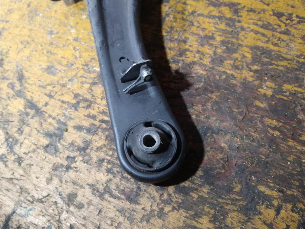 рычаг Mitsubishi Outlander