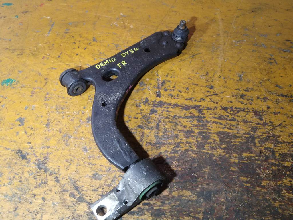 рычаг Mazda Demio