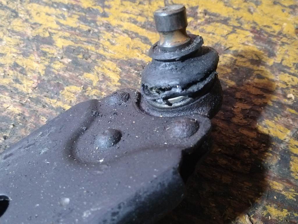 рычаг Mazda Demio