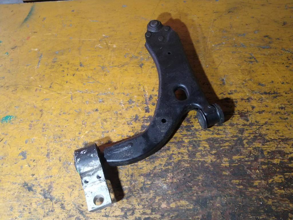 рычаг Mazda Demio