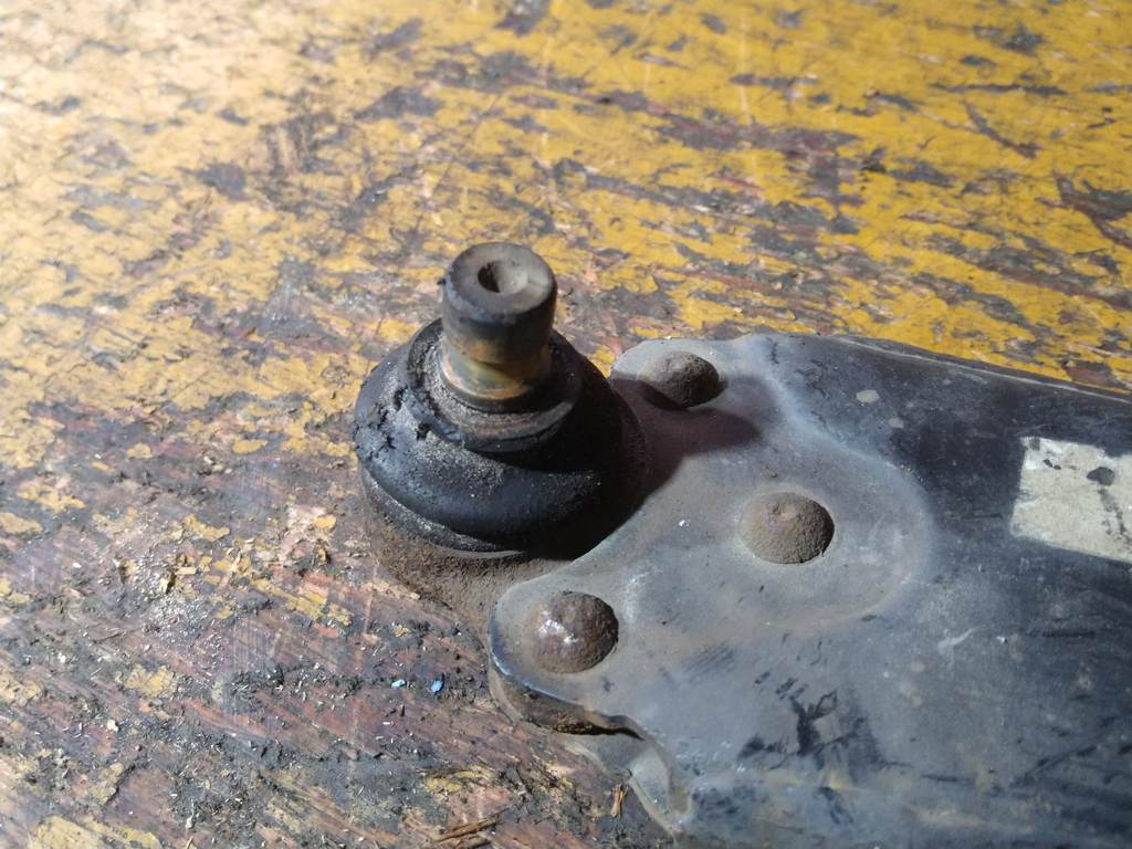 рычаг Mazda Demio