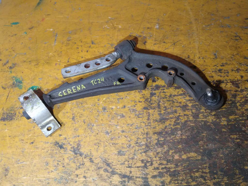 рычаг Nissan Serena