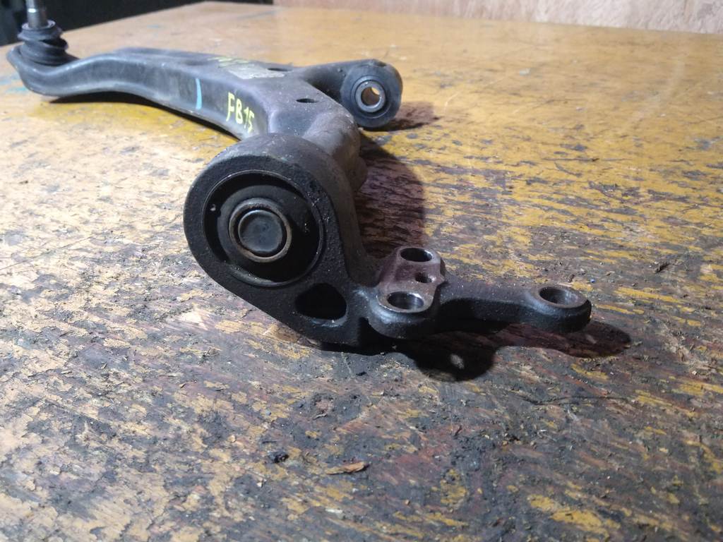 рычаг Nissan Sunny