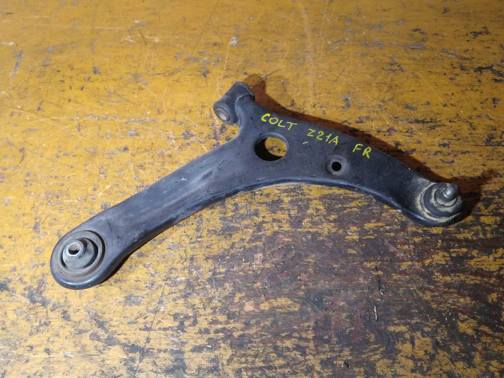 рычаг Mitsubishi Colt
