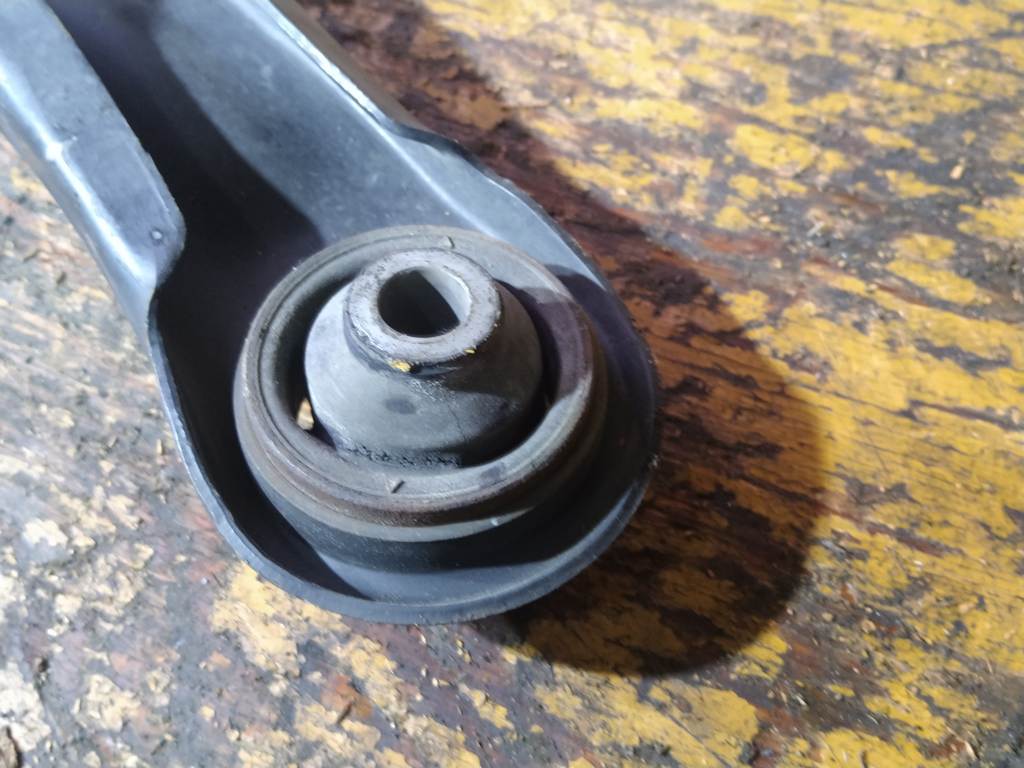 рычаг Mitsubishi Colt