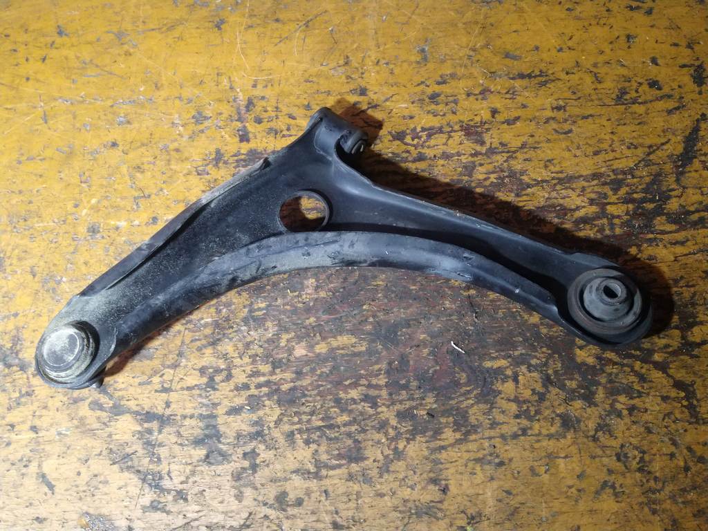 рычаг Mitsubishi Colt