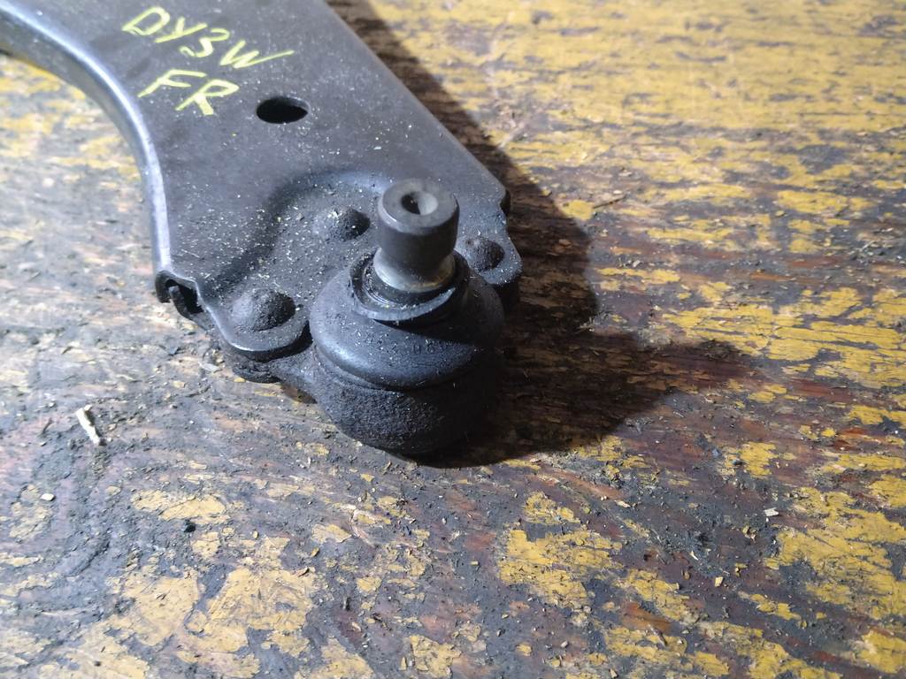 рычаг Mazda Demio