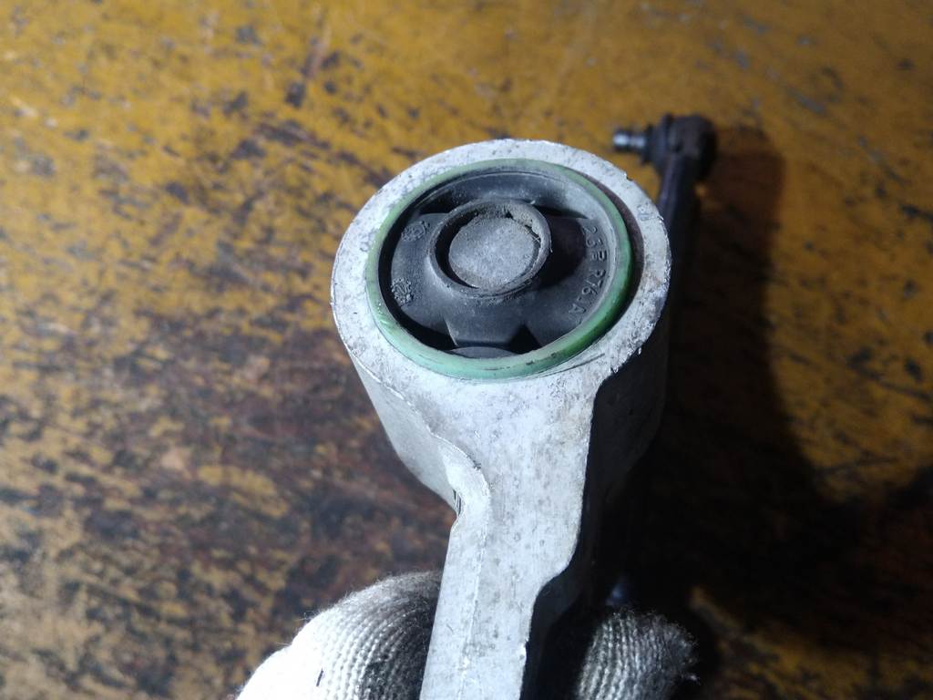 рычаг Mazda Demio