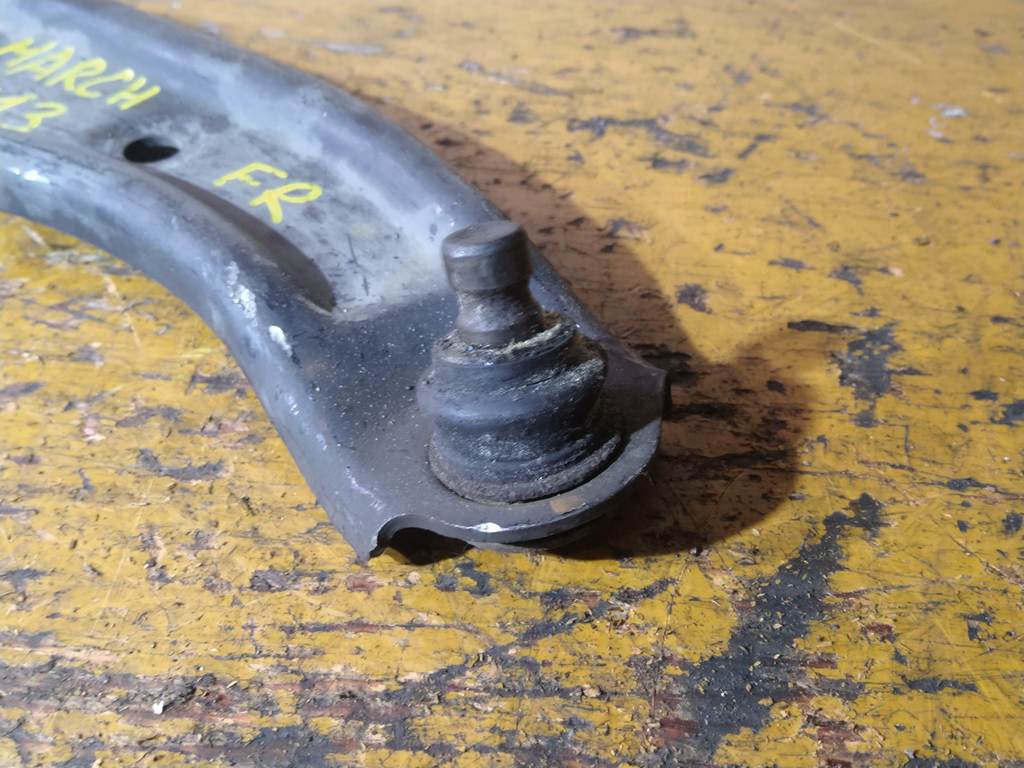 рычаг Nissan March