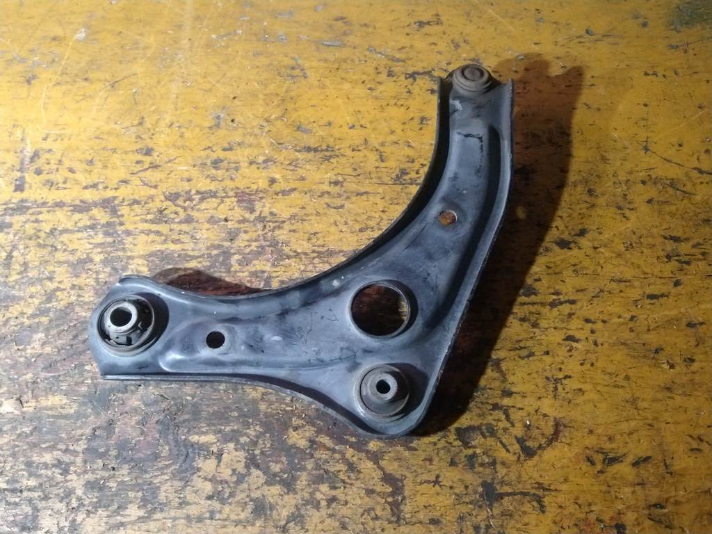 рычаг Nissan March