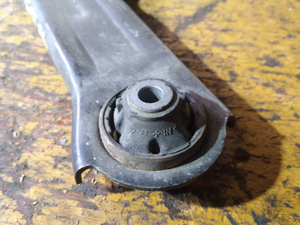 рычаг Nissan Note