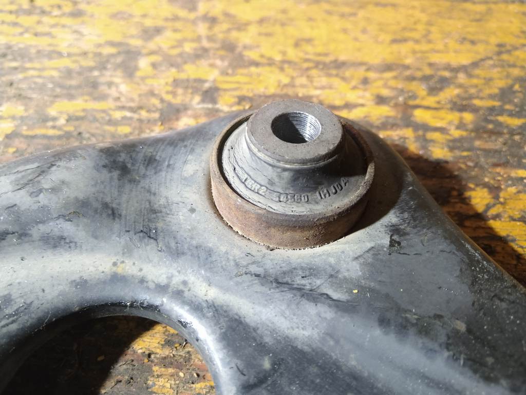 рычаг Nissan March