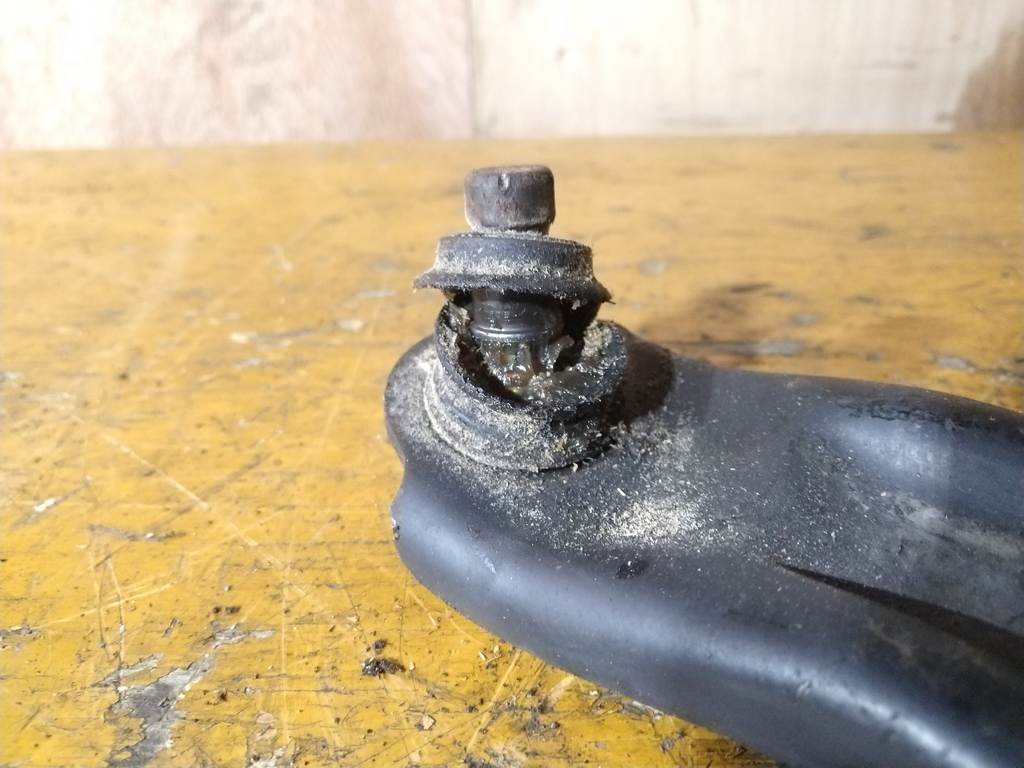 рычаг Nissan March