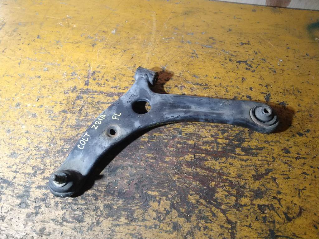 рычаг Mitsubishi Colt