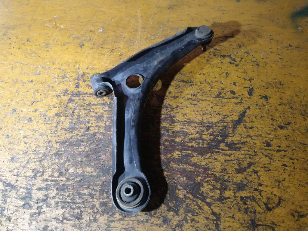 рычаг Mitsubishi Colt