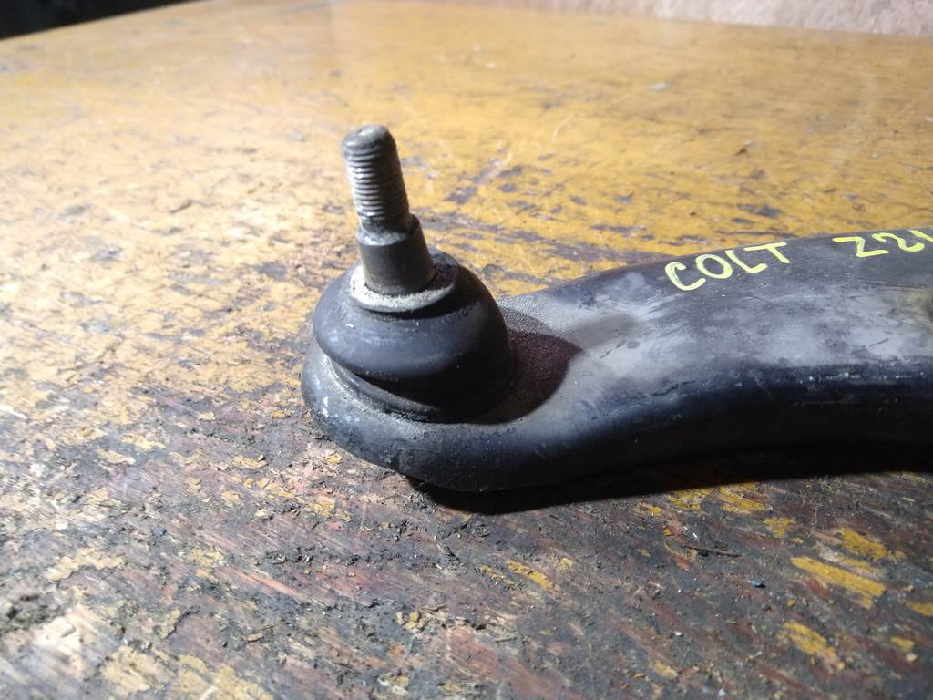 рычаг Mitsubishi Colt