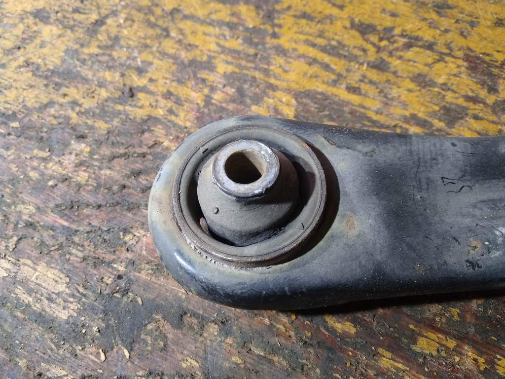 рычаг Mitsubishi Colt