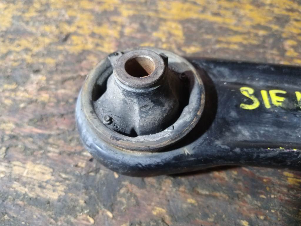 рычаг Toyota Sienta