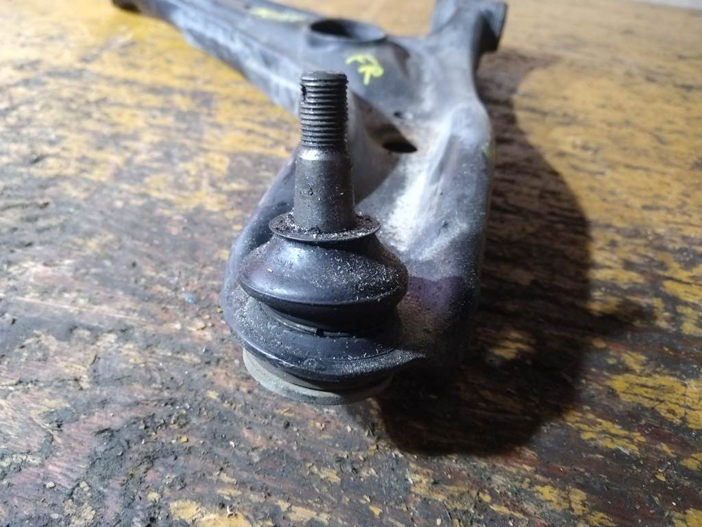 рычаг Toyota Sienta