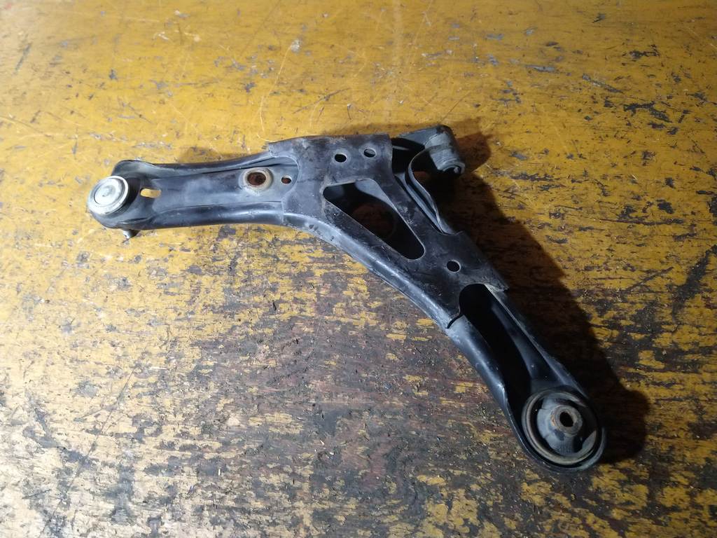 рычаг Toyota Sienta