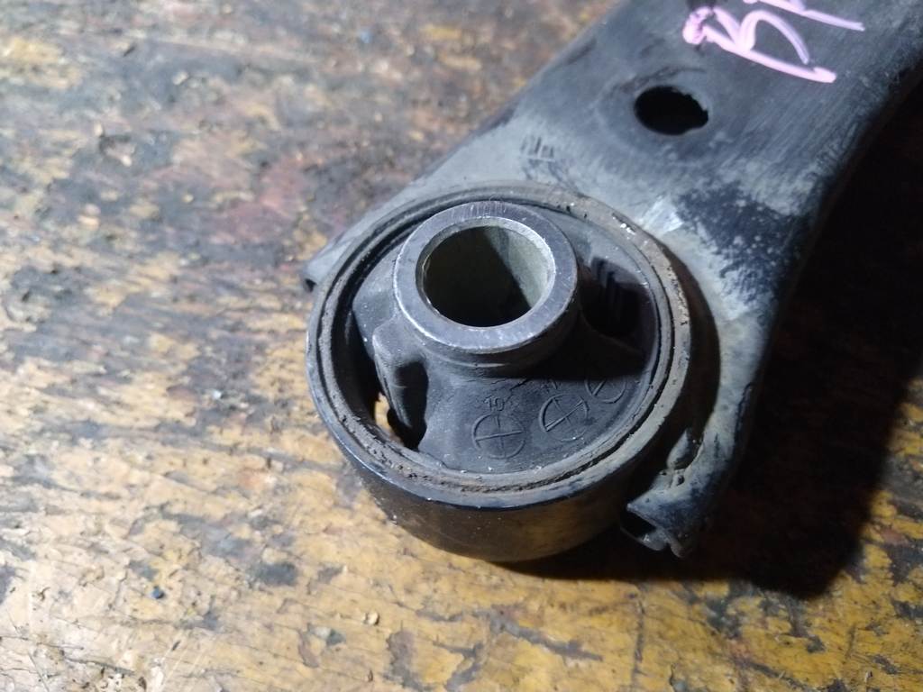 рычаг Subaru Legacy