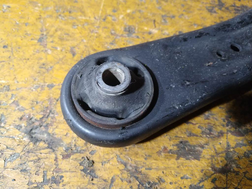 рычаг Mitsubishi Outlander