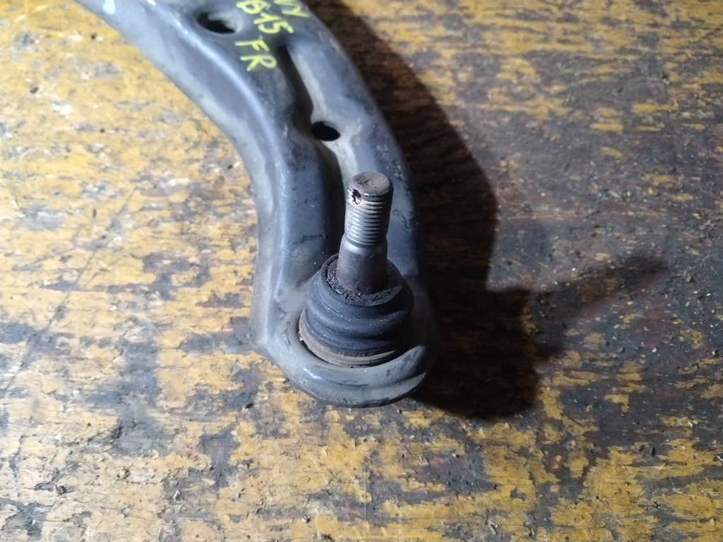 рычаг Nissan Sunny