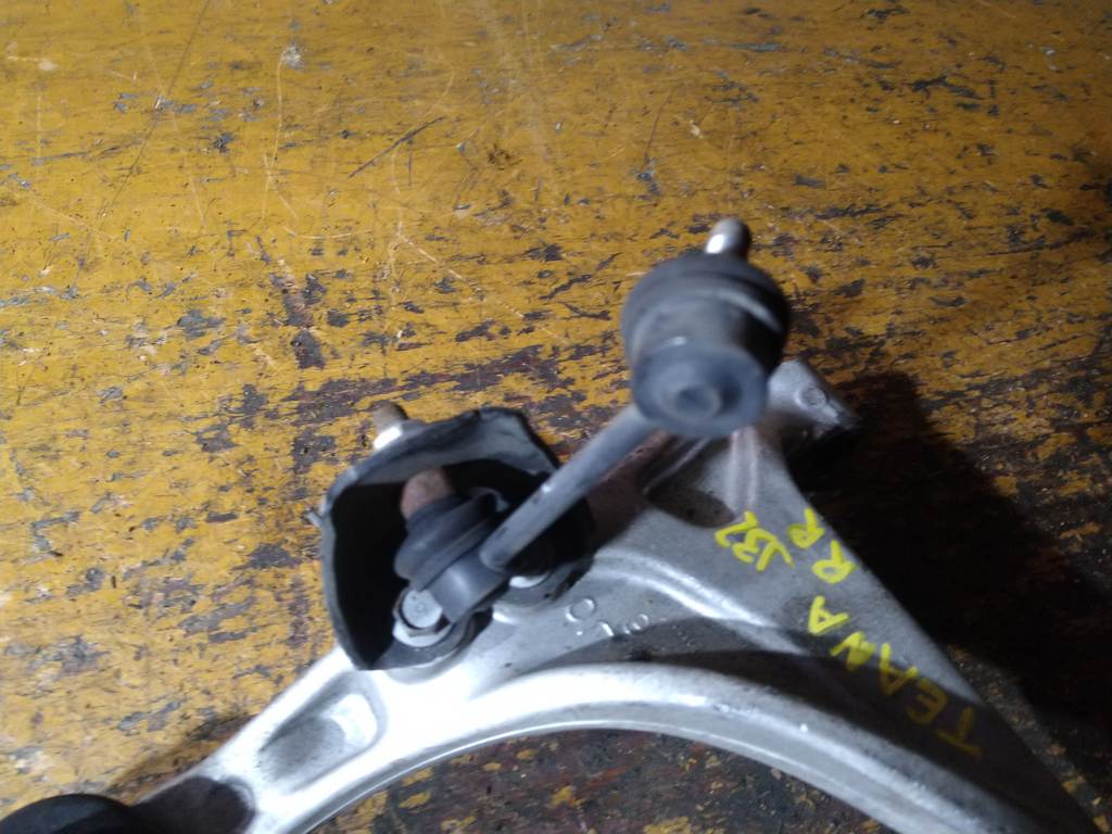 рычаг Nissan Teana