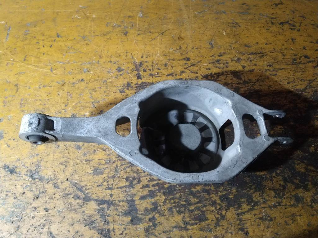 рычаг Nissan Teana