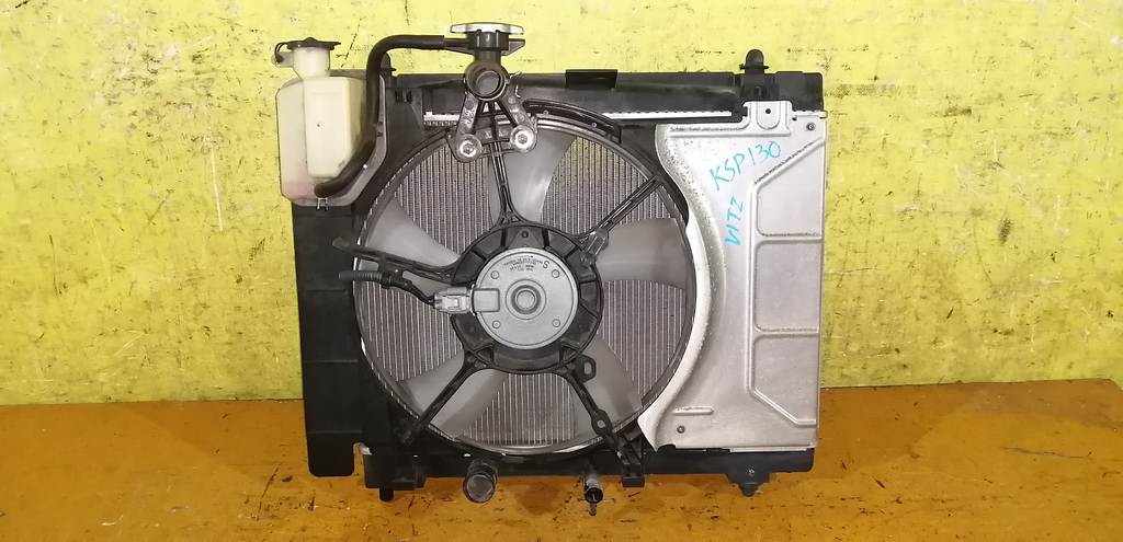 радиатор основной Toyota Vitz