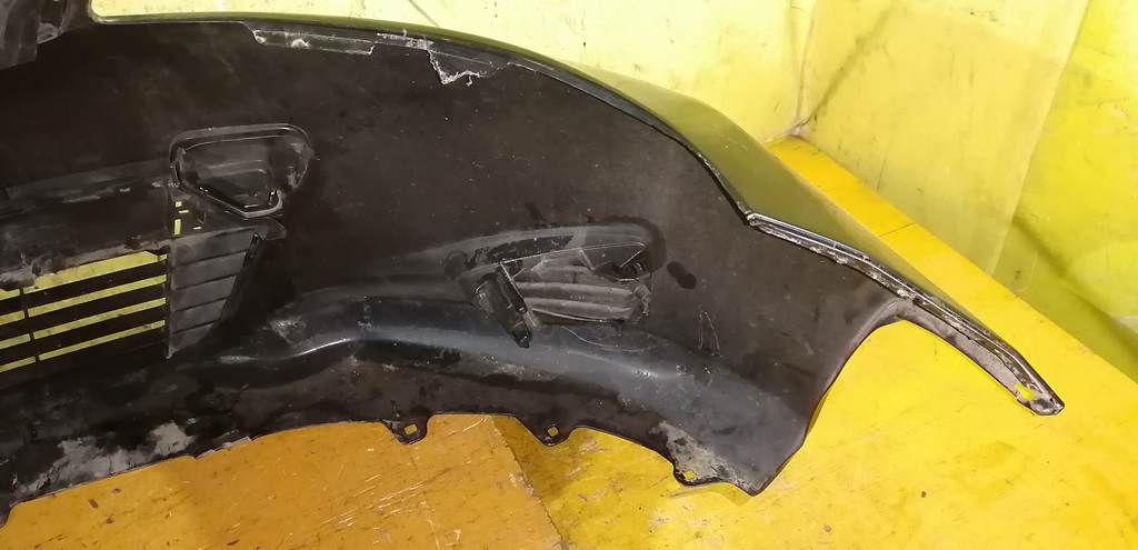 бампер Toyota Vitz