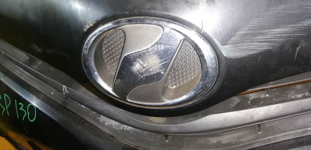 бампер Toyota Vitz