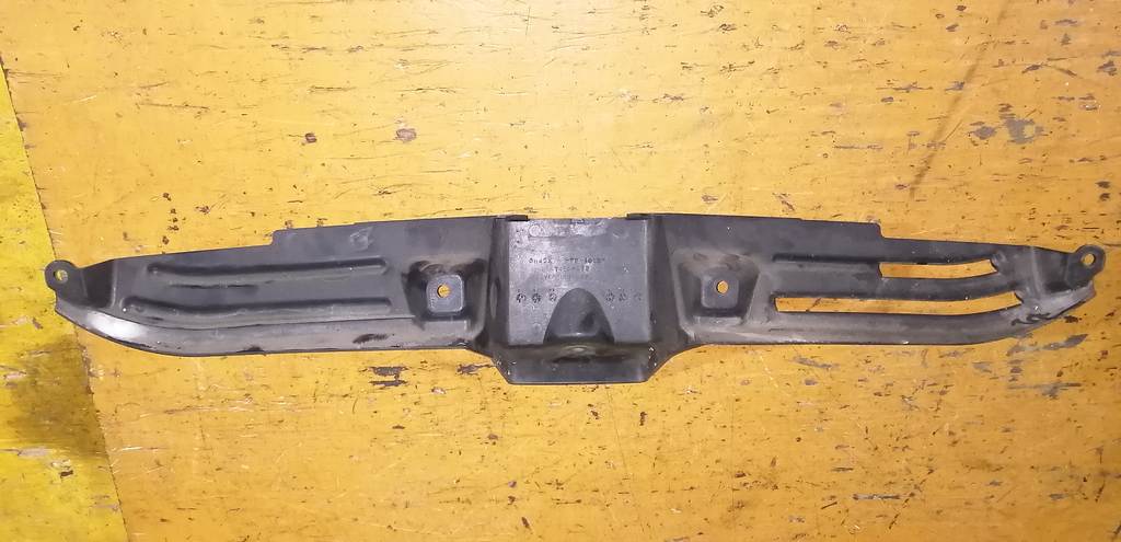 накладка на телевизор Mitsubishi Outlander