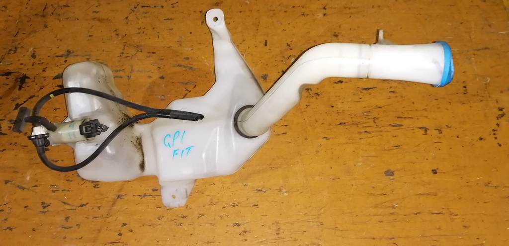 бачок омывателя Honda Fit