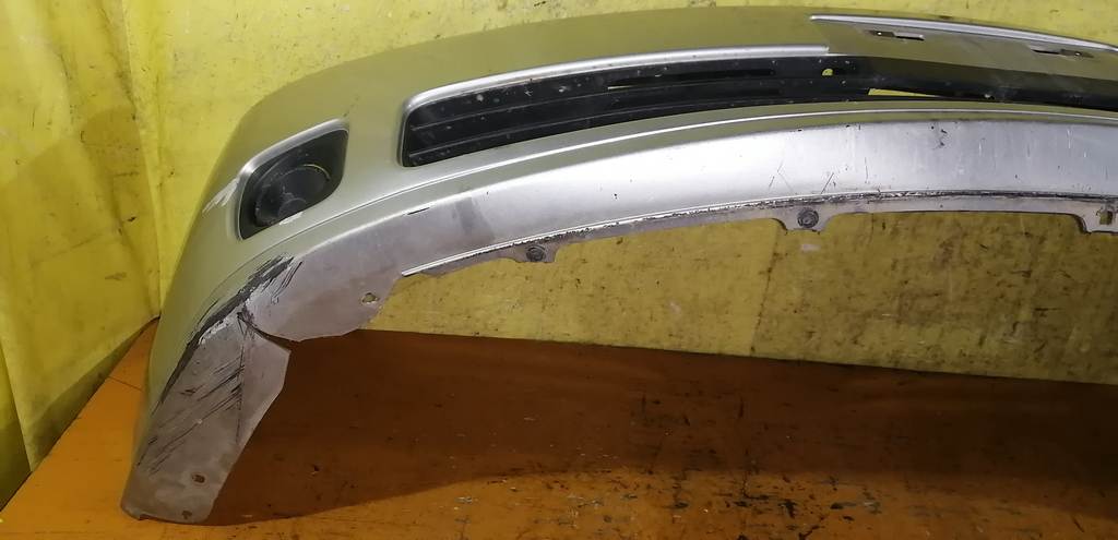 бампер Nissan Presage