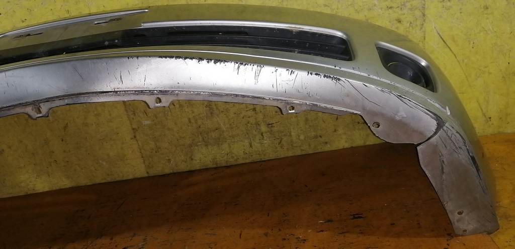 бампер Nissan Presage