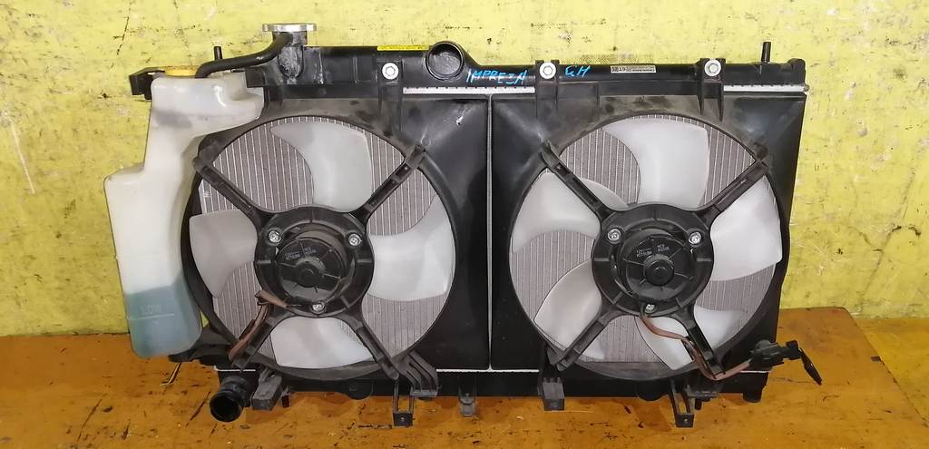 радиатор основной Subaru Impreza